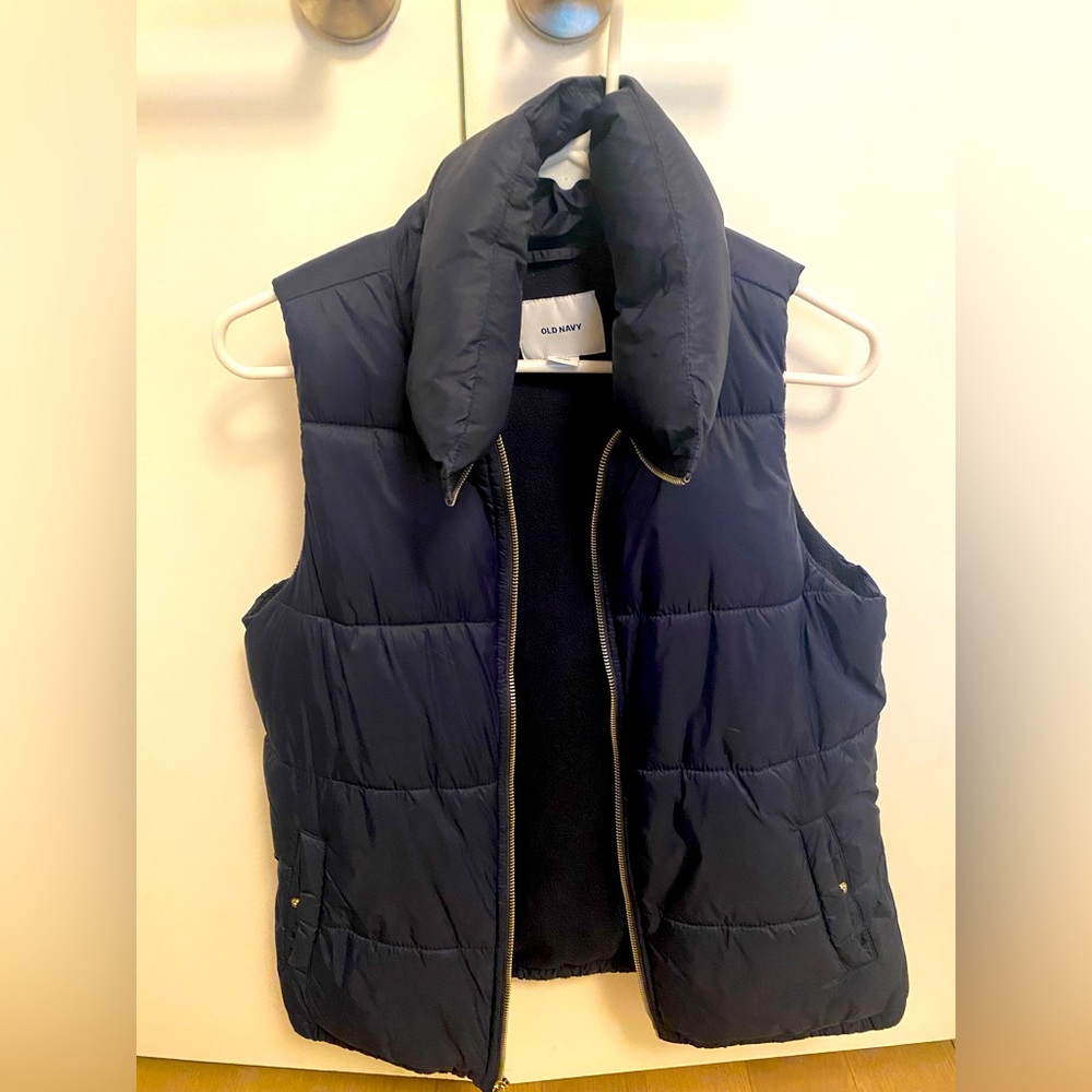 Old Navy Puffer vest in Navy